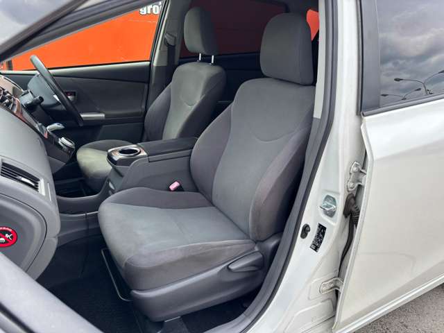 トヨタ プリウスΑ １．８ Ｓ H23年 (東海) 99