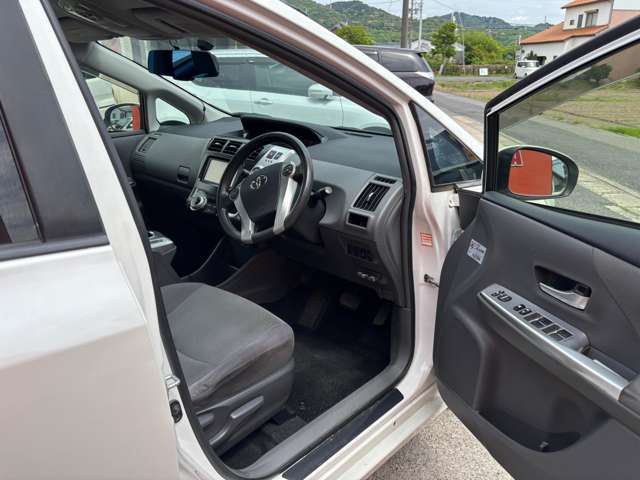 トヨタ プリウスΑ １．８ Ｓ H23年 (東海) 99