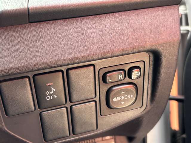 トヨタ プリウス １．８ Ｓ H25年 (東海) 99