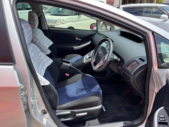 トヨタ プリウス １．８ Ｓ H25年 (東海) 99