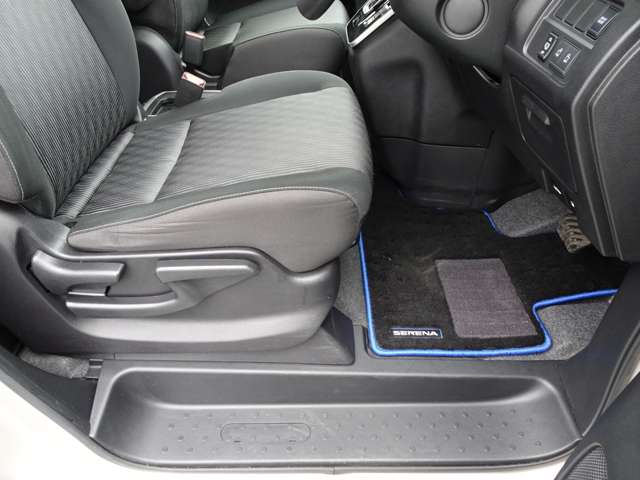 日産 セレナ １．２ Ｅ－ＰＯＷＥＲ ハイウェイスター Ｖ R3年 (東海) 99