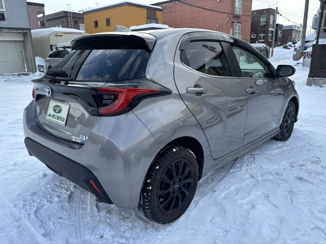トヨタ ヤリス １．５ ハイブリッド Ｚ Ｅ－ＦＯＵＲ ４ＷＤ R4年 (北海道) 99