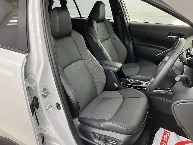 トヨタ カローラクロス　ハイブリッド １．８ ハイブリッド Ｚ Ｅ－ＦＯＵＲ ４ＷＤ R6年 (東北) 99