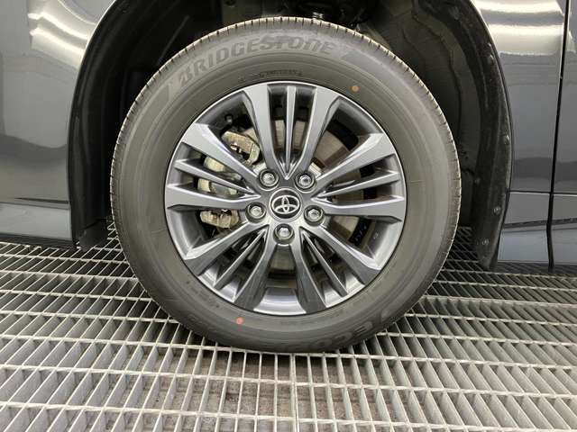 トヨタ ヴォクシー １．８ ハイブリッド Ｓ－Ｚ Ｅ－ＦＯＵＲ ４ＷＤ R7年 (東北) 99