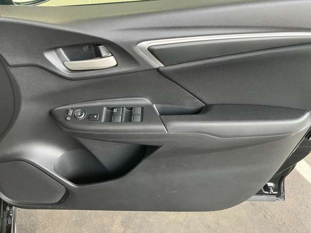 ホンダ フィット １．３ １３Ｇ Ｌ ホンダセンシング ４ＷＤ R1年 (東北) 99