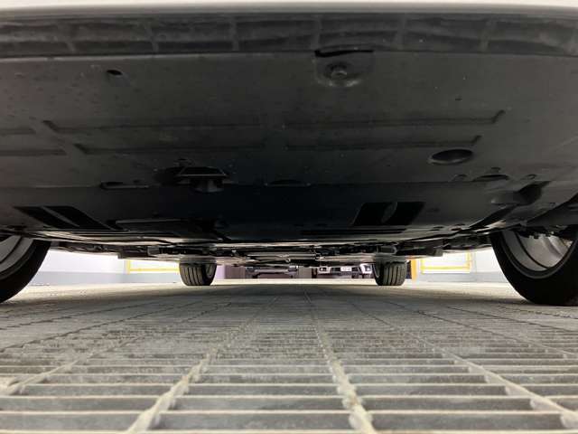 トヨタ プリウス ２．０ Ｚ Ｅ－ＦＯＵＲ ４ＷＤ R5年 (東北) 99