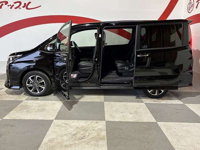 トヨタ ノア ２．０ ＳＩ ＷＸＢ ４ＷＤ H30年 (東北) 99