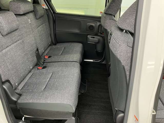 トヨタ シエンタ　ハイブリッド ハイブリッド １．５ Ｚ Ｅ－ＦＯＵＲ ４ＷＤ R5年 (東北) 99