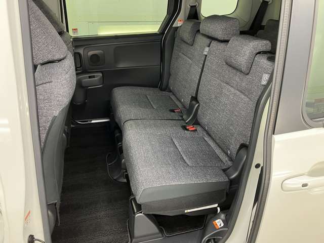 トヨタ シエンタ　ハイブリッド ハイブリッド １．５ Ｚ Ｅ－ＦＯＵＲ ４ＷＤ R5年 (東北) 99