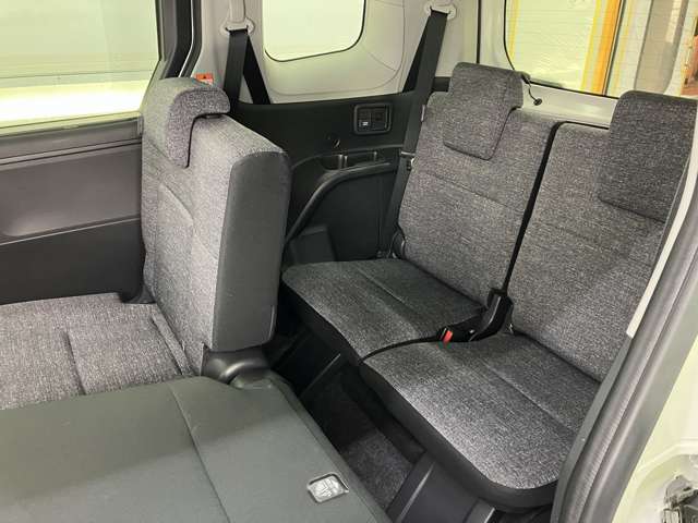 トヨタ シエンタ　ハイブリッド ハイブリッド １．５ Ｚ Ｅ－ＦＯＵＲ ４ＷＤ R5年 (東北) 99