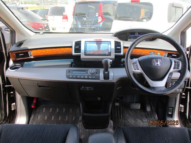 ホンダ フリード　ハイブリッド １．５ ジャストセレクション H25年 () 99