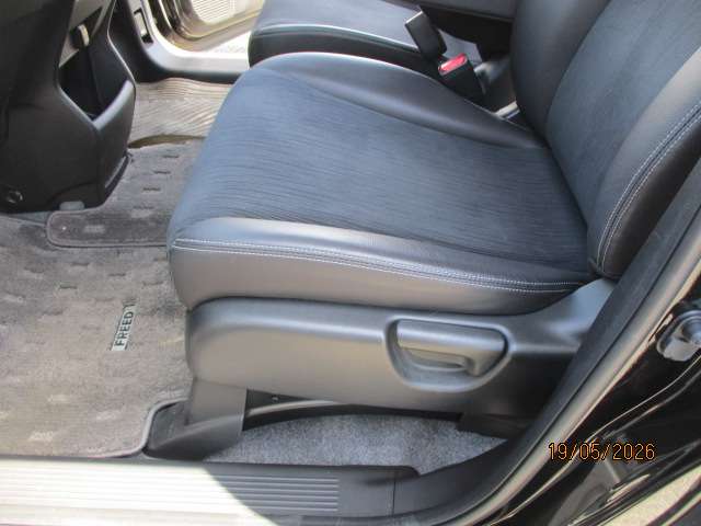 ホンダ フリード　ハイブリッド １．５ ジャストセレクション H25年 () 99