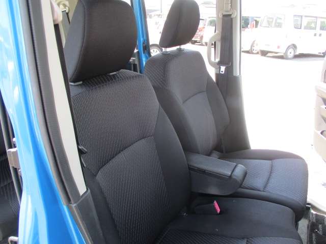 スズキ スペーシア ６６０ カスタム Ｚターボ ４ＷＤ H29年 () 99