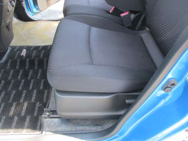 スズキ スペーシア ６６０ カスタム Ｚターボ ４ＷＤ H29年 () 99