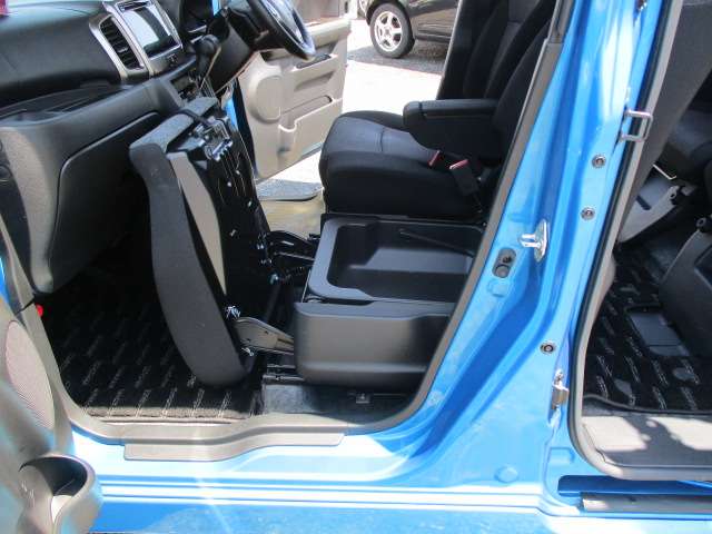 スズキ スペーシア ６６０ カスタム Ｚターボ ４ＷＤ H29年 () 99