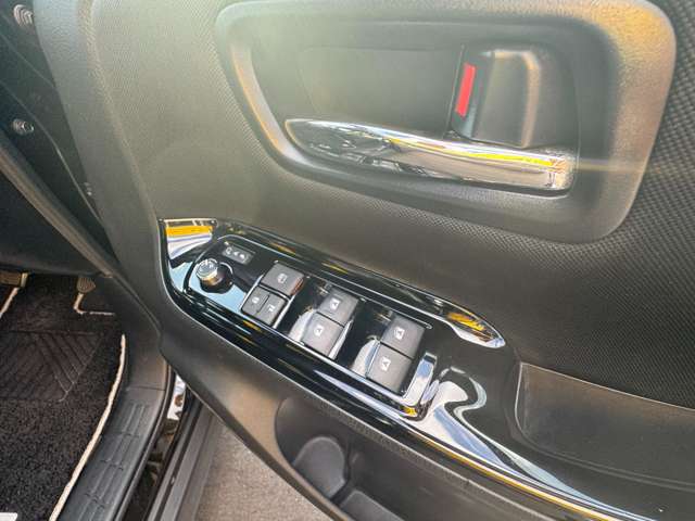 トヨタ ヴォクシー ２．０ ＺＳ 煌 H30年 (九州・沖縄) 99