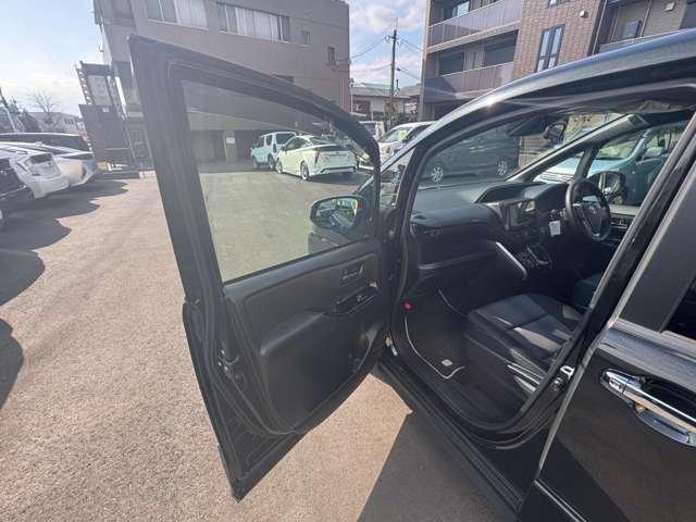 トヨタ ヴォクシー ２．０ ＺＳ 煌 H30年 (九州・沖縄) 99