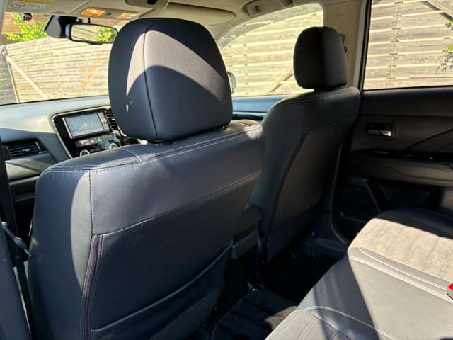 三菱 アウトランダーＰＨＥＶ ２．０ Ｇ セーフティパッケージ ４ＷＤ H27年 () 99