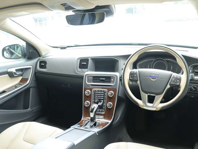ボルボ Ｓ６０ Ｄ４ ＳＥ ディーゼルターボ H28年 (関東) 99