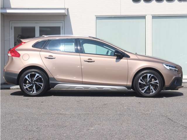 ボルボ Ｖ４０クロスカントリー Ｔ５ ＡＷＤ サマム ４ＷＤ H29年 (東海) 99