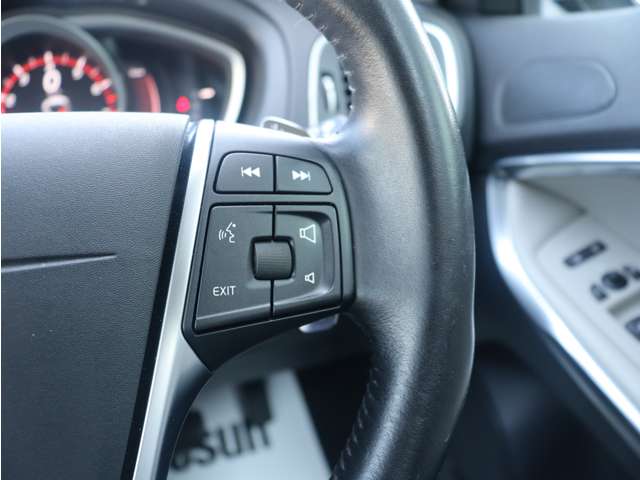 ボルボ Ｖ４０クロスカントリー Ｔ５ ＡＷＤ サマム ４ＷＤ H29年 (東海) 99