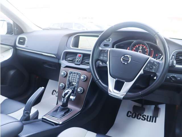 ボルボ Ｖ４０クロスカントリー Ｔ５ ＡＷＤ サマム ４ＷＤ H29年 (東海) 99