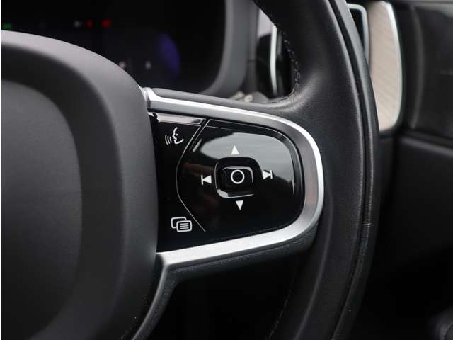 ボルボ ＸＣ６０ Ｂ５ ＡＷＤ インスクリプション ４ＷＤ R4年 (東海) 99