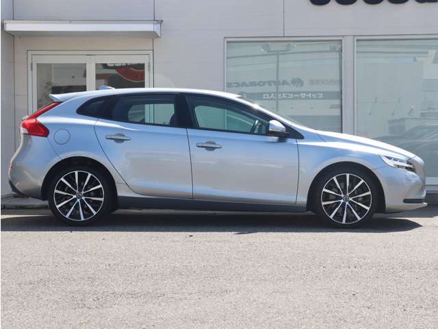 ボルボ Ｖ４０ Ｄ４ ダイナミック エディション ディーゼルターボ H29年 (東海) 99