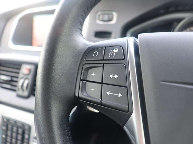 ボルボ Ｖ４０ Ｄ４ ダイナミック エディション ディーゼルターボ H29年 (東海) 99