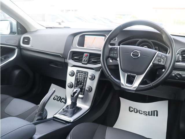 ボルボ Ｖ４０ Ｄ４ ダイナミック エディション ディーゼルターボ H29年 (東海) 99