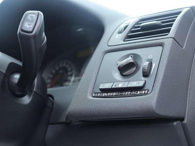 ボルボ Ｃ３０ ２．４ｉ　ＳＥ H21年 (関東) 99