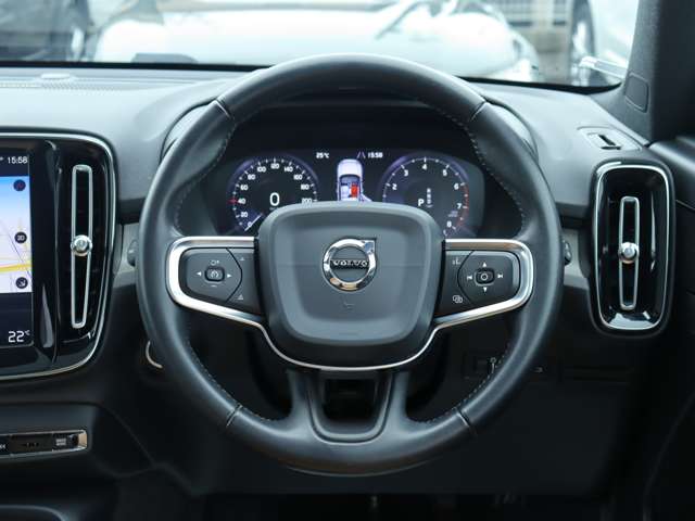 ボルボ ＸＣ４０ Ｔ４ ＡＷＤ インスクリプション ４ＷＤ R2年 (関東) 99