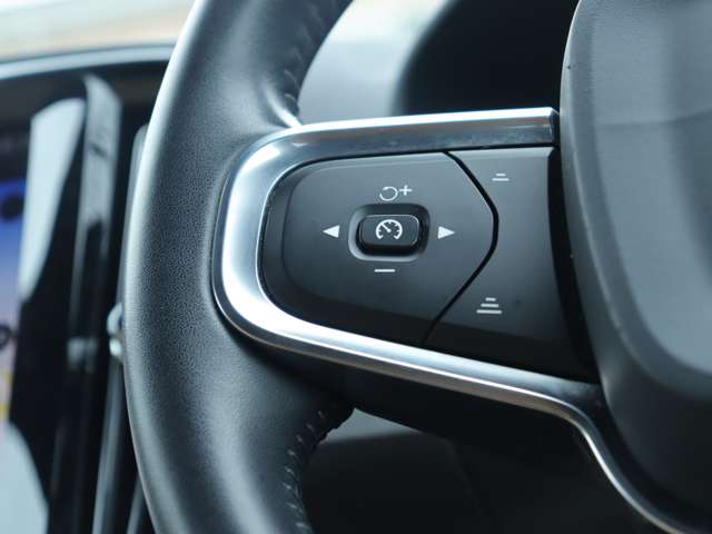 ボルボ ＸＣ４０ Ｔ４ ＡＷＤ インスクリプション ４ＷＤ R2年 (関東) 99