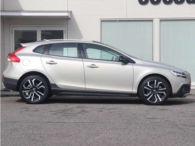 ボルボ Ｖ４０クロスカントリー Ｔ５ ＡＷＤ サマム ４ＷＤ H28年 (東海) 99