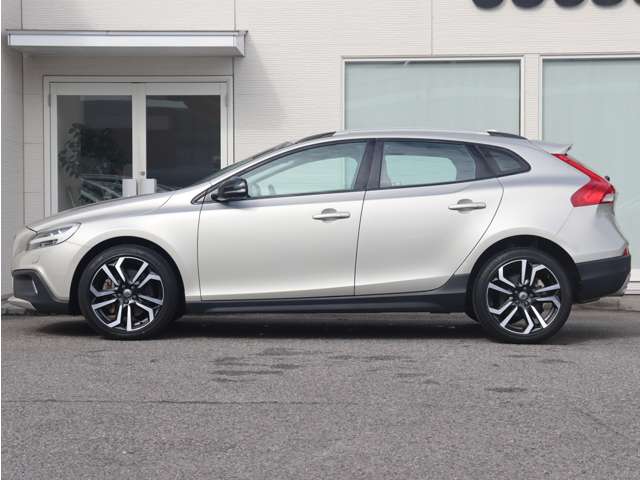 ボルボ Ｖ４０クロスカントリー Ｔ５ ＡＷＤ サマム ４ＷＤ H28年 (東海) 99