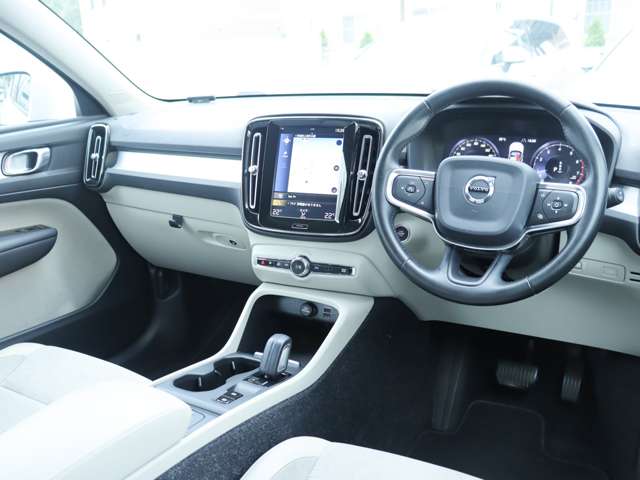 ボルボ ＸＣ４０ Ｔ４　モメンタム H30年 (関東) 99
