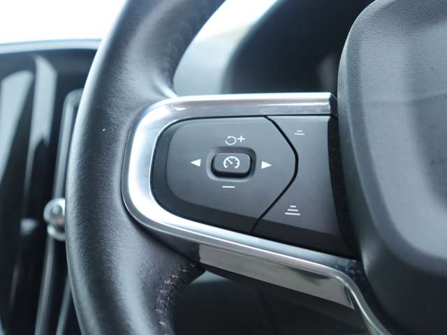 ボルボ ＸＣ４０ Ｔ４　モメンタム H30年 (関東) 99