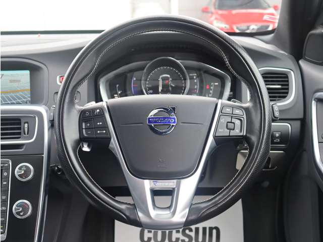 ボルボ Ｖ６０ Ｔ６ ＡＷＤ Ｒデザイン ４ＷＤ H29年 (東海) 99