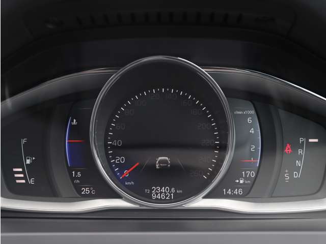 ボルボ Ｖ６０ Ｔ６ ＡＷＤ Ｒデザイン ４ＷＤ H29年 (東海) 99