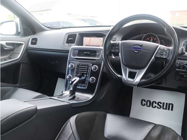 ボルボ Ｖ６０ Ｔ６ ＡＷＤ Ｒデザイン ４ＷＤ H29年 (東海) 99