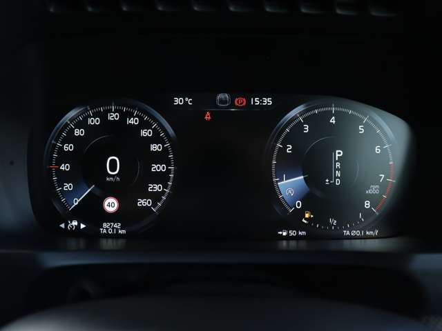 ボルボ ＸＣ９０ Ｔ６ ＡＷＤ Ｒデザイン ４ＷＤ H28年 (関東) 99