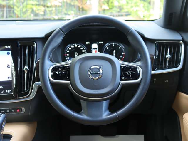 ボルボ Ｖ９０ Ｄ４ モメンタム ディーゼルターボ R2年 (関東) 99