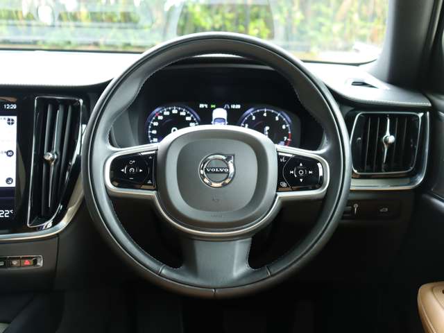 ボルボ Ｓ６０ Ｔ５　インスクリプション R1年 (関東) 99