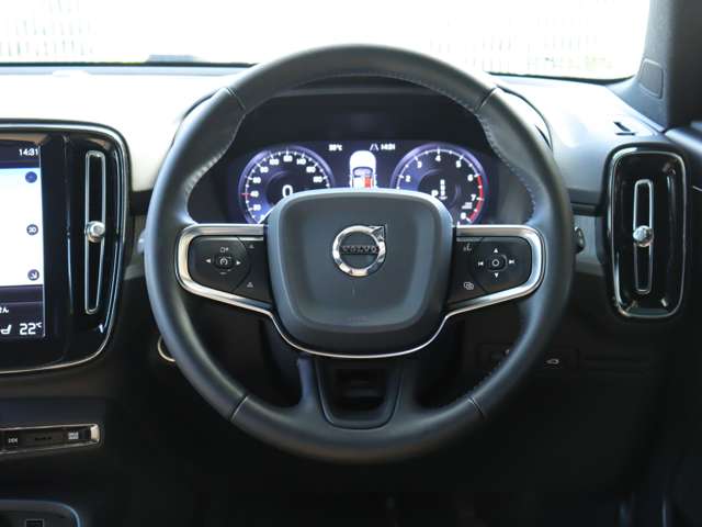 ボルボ ＸＣ４０ Ｔ４ ＡＷＤ インスクリプション ４ＷＤ R2年 (関東) 99