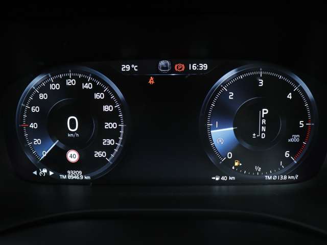 ボルボ ＸＣ６０ Ｄ４ ＡＷＤ インスクリプション ディーゼルターボ ４ＷＤ R1年 (関東) 99