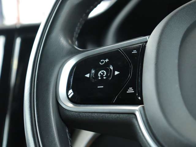 ボルボ ＸＣ６０ Ｄ４ ＡＷＤ インスクリプション ディーゼルターボ ４ＷＤ R1年 (関東) 99