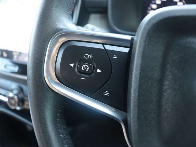 ボルボ ＸＣ４０ Ｂ４ ＡＷＤ インスクリプション ４ＷＤ R3年 () 99