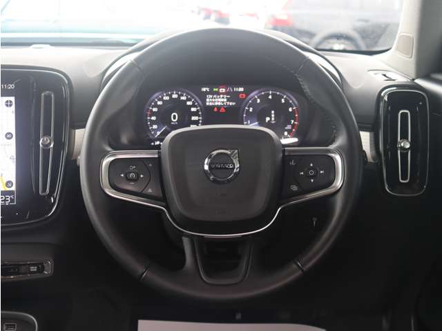 ボルボ ＸＣ４０ Ｂ４ ＡＷＤ モメンタム ４ＷＤ R2年 () 99