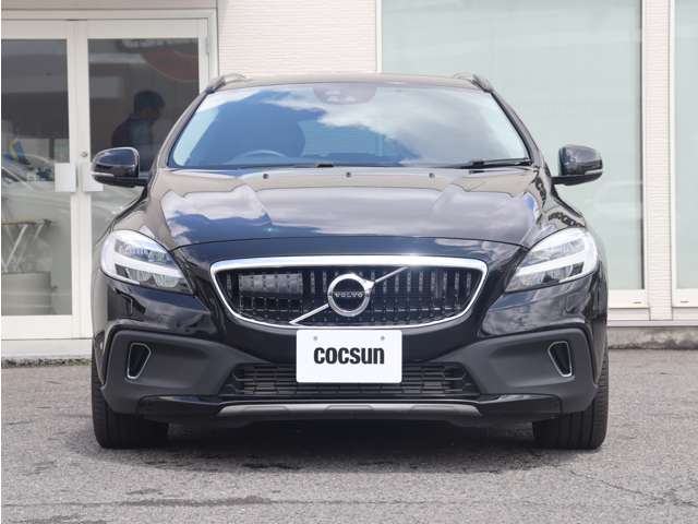 ボルボ Ｖ４０クロスカントリー Ｄ４ サマム ディーゼルターボ R1年 () 99