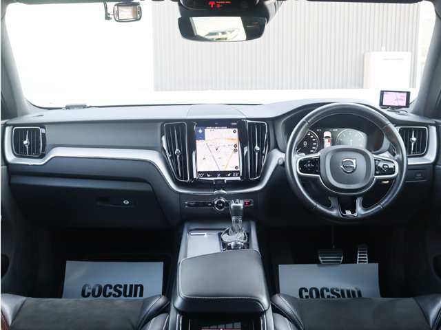 ボルボ ＸＣ６０ Ｔ６ ＡＷＤ Ｒデザイン ４ＷＤ H30年 () 99